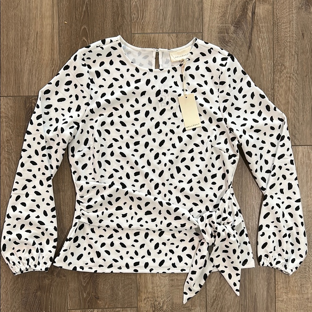 NWT - MELLODAY Black and White Tie Front Blouse